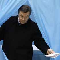 Янукович побеждает