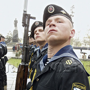 Украине следует воздержаться от совместных парадов с Россией - эксперты