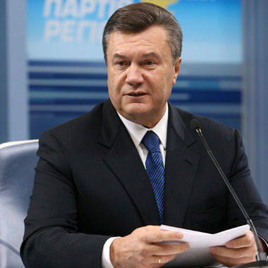 "Связи с Россией - очень важные", заявляет Янукович