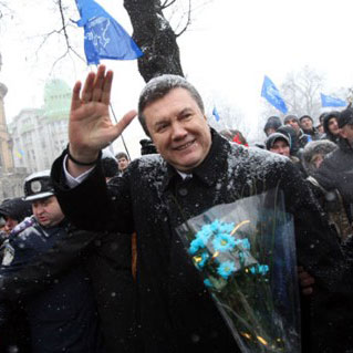 ЦИК обработал 100% протоколов: Янукович победил
